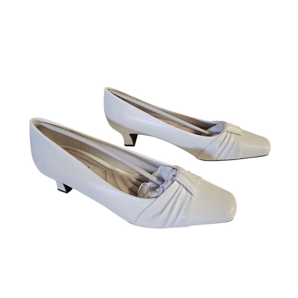 New Easy Street Waive Womens Square Closed Toe Kitten Heel Pumps 8.5 White